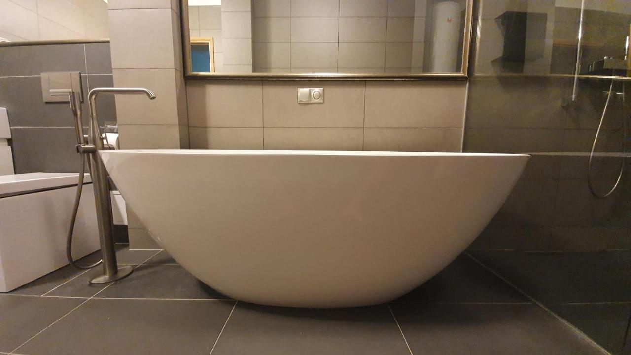 Old Town Apartment Пярну Экстерьер фото
